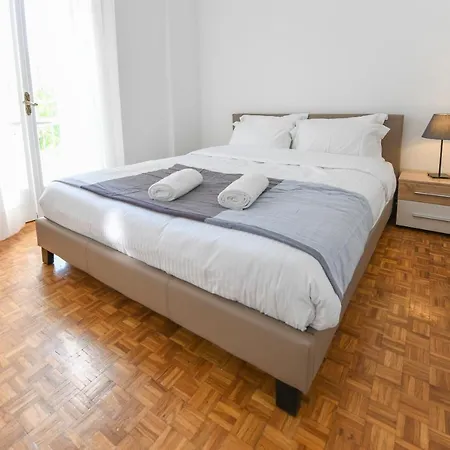 Petralona Spacious Penthouse * Athens