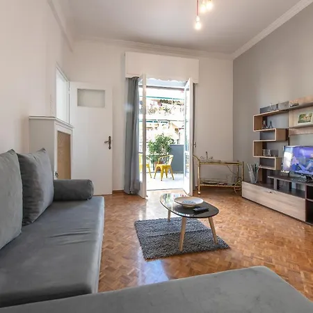 Petralona Spacious Penthouse Apartment Athens