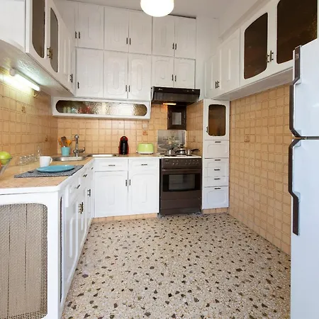 Petralona Spacious Penthouse Apartment Athens